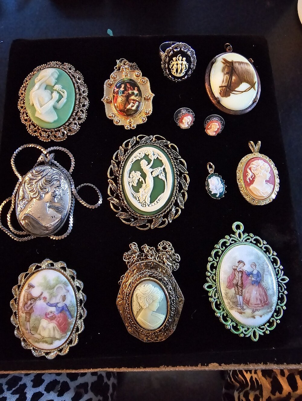 Large Lot Of Vintage Cameos